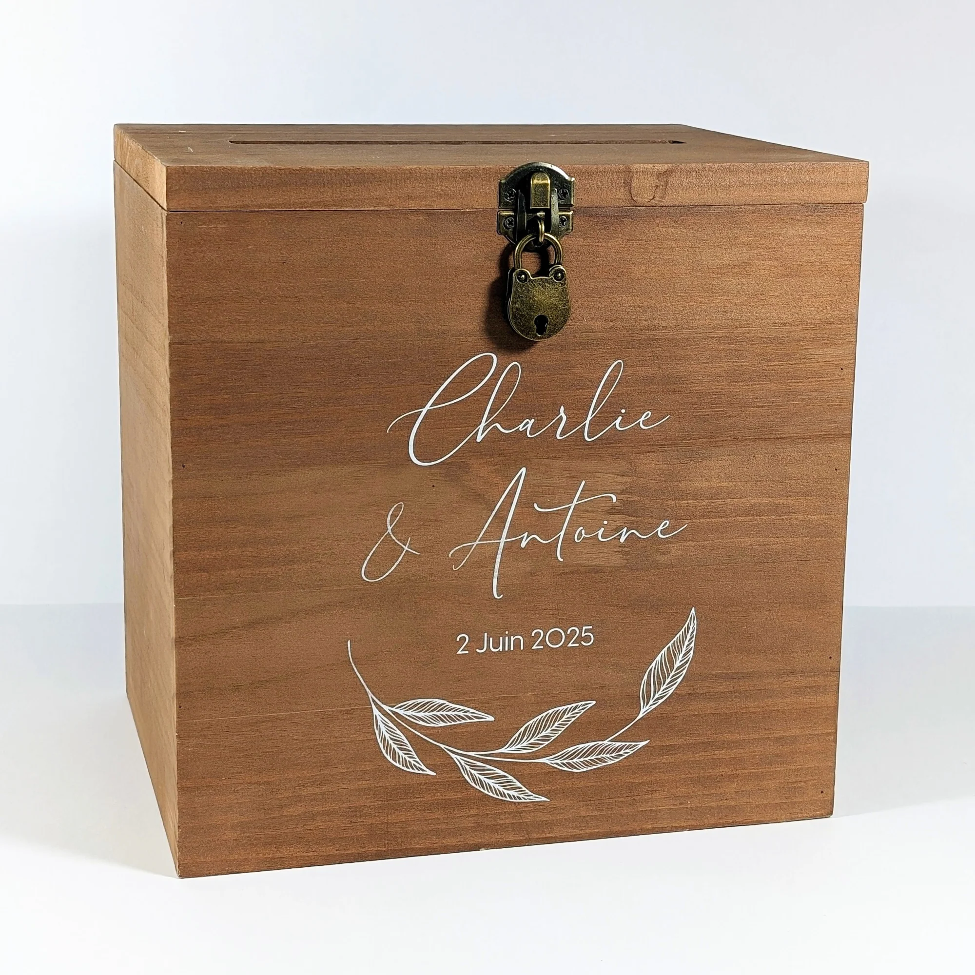Urne en bois foncé personnalisée | Urne personnalisée baptême, communion, anniversaire, mariage – Image 2