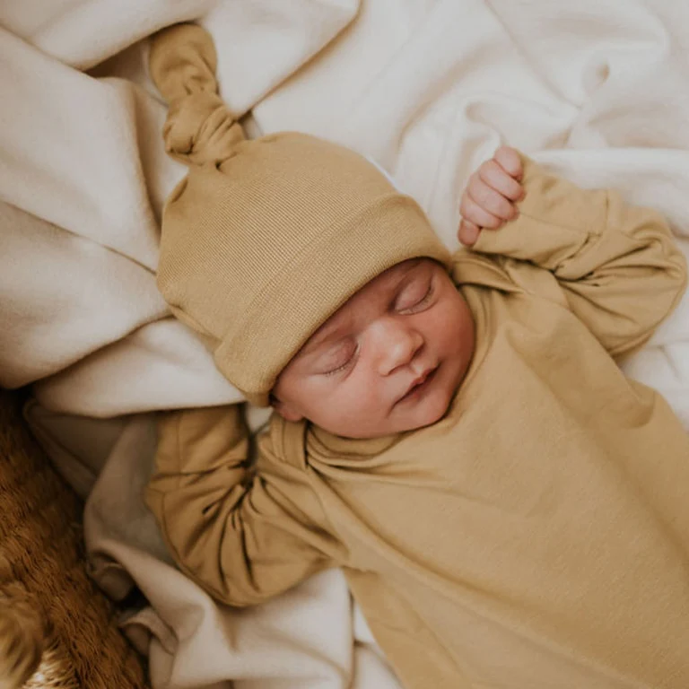 Zak & Zoé - Bonnet Nouveau-Né||Zak & Zoé - Newborn Knotted Hat – Image 9